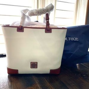 Dooney & Bourke Leisure Shopper Tote NWT